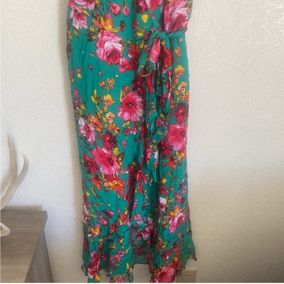 Colorful Roses Wrap Dress - Picture 7 of 8